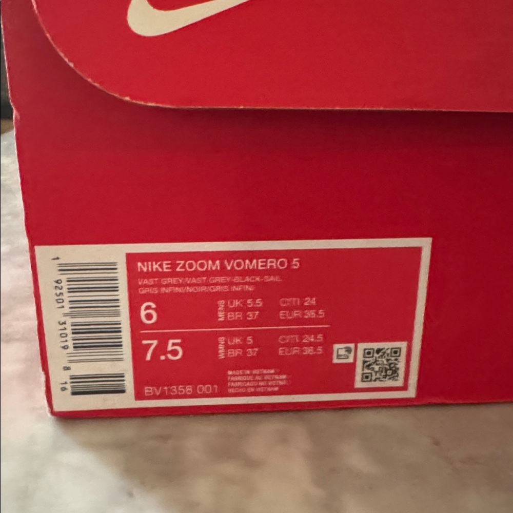 Nike Vomero 5 Vast Grey black sail Running Shoes womens 7.5 - Picture 8 of 8